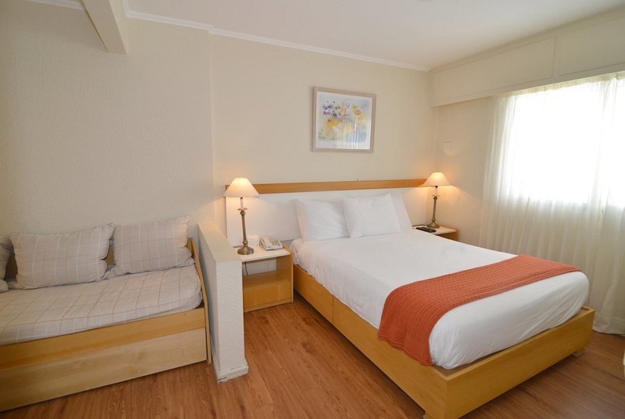Sunset Beach Hotel — Guest room