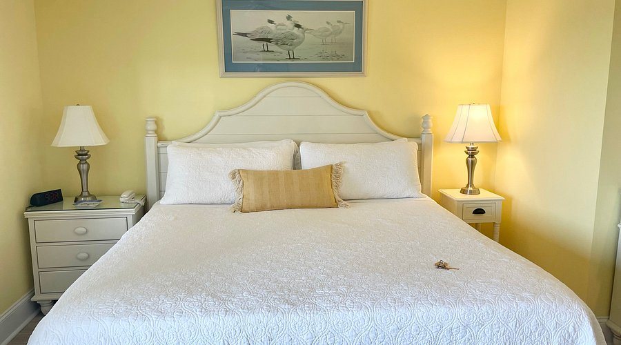 Sunset Beach Hotel — Guest room