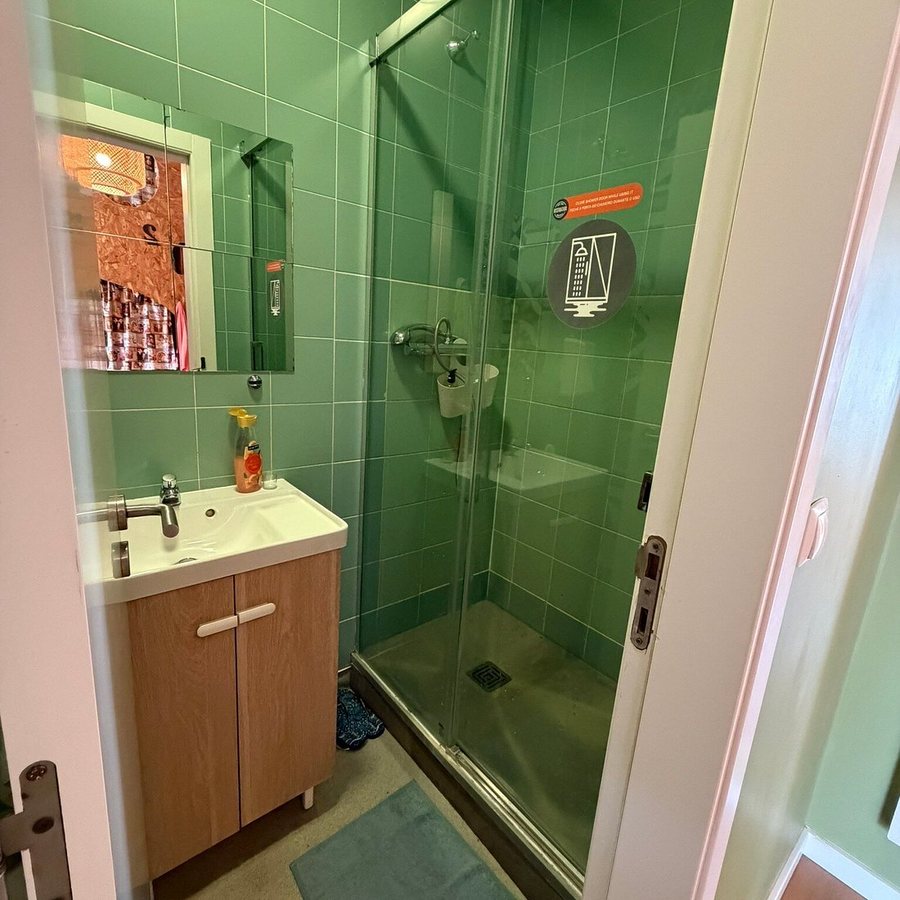 Sunset Destination Hostel — Bathroom