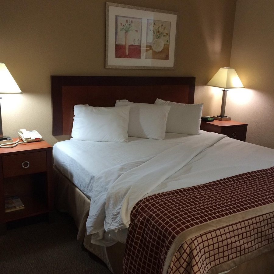 Sunset Inn — Guest room