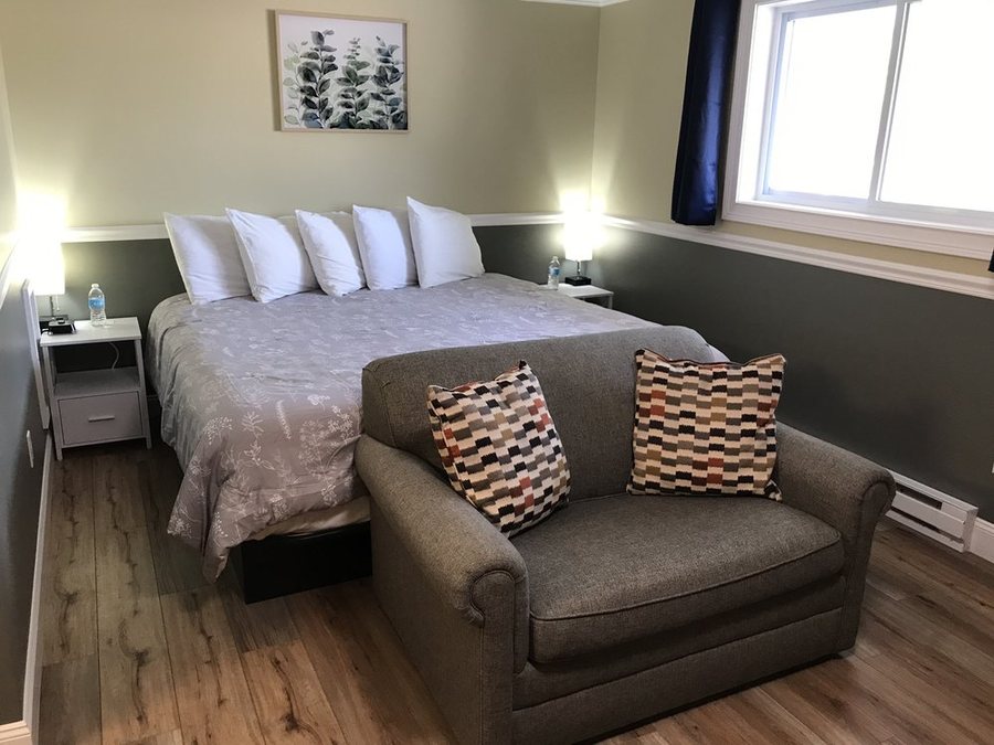 Sunset Motel — Guest room