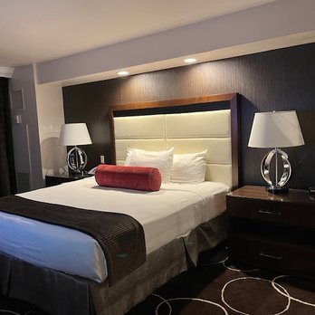 Sunset Station Hotel Casino — Guest room