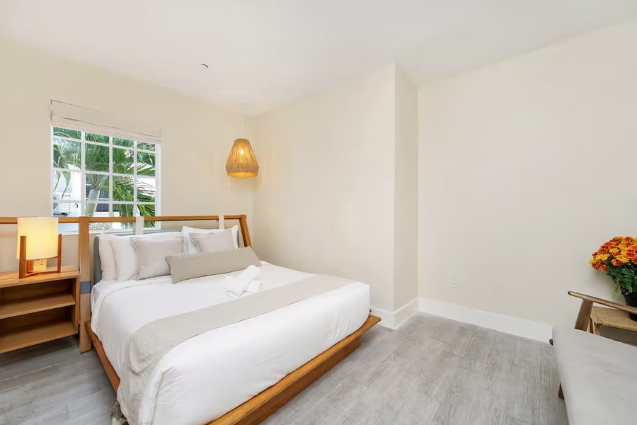Sunshine Apartments Miami Beach Florida — Guest room