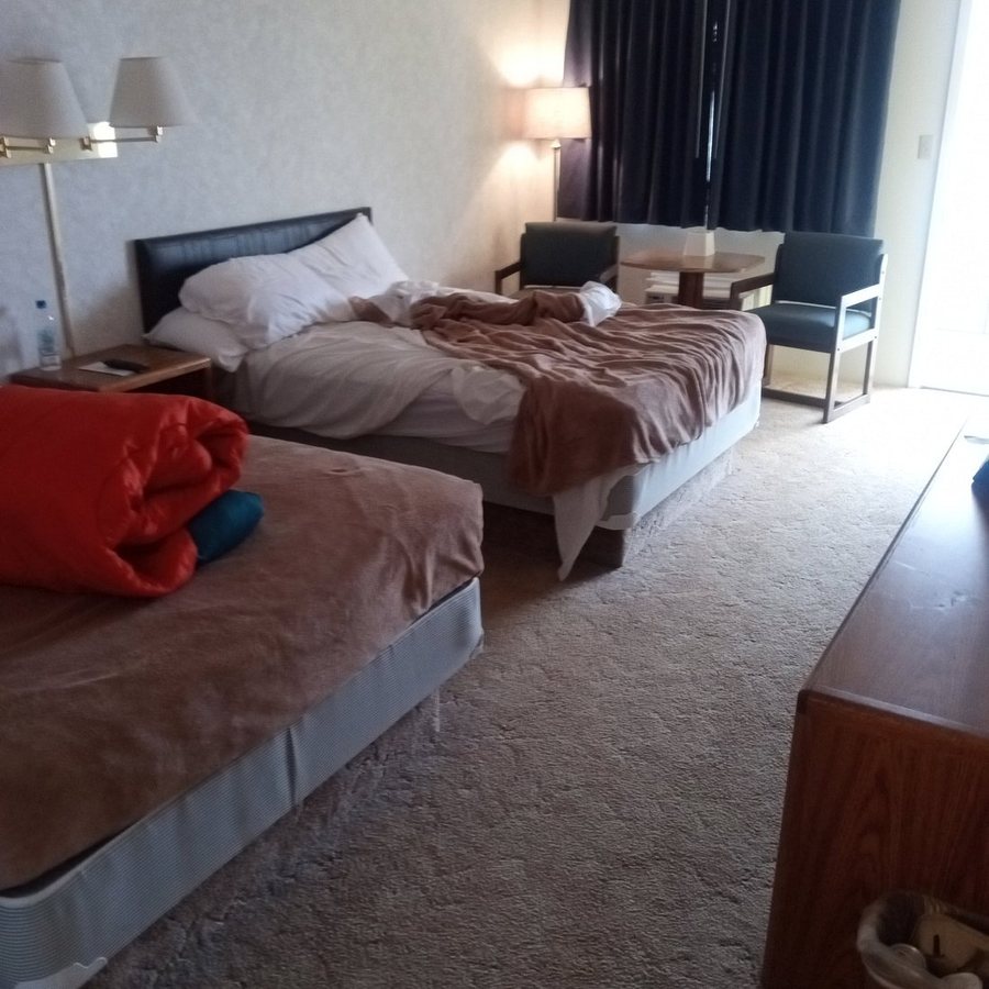Sunshine Inn — Guest room