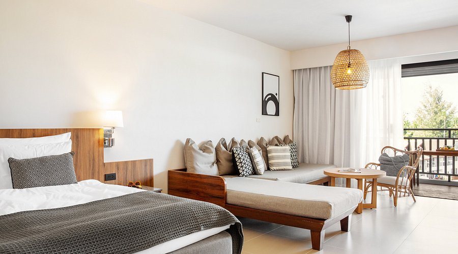 Sunwing Kamala Beach — Guest room
