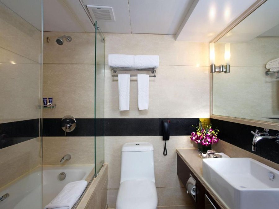 Sunworld Dynasty Hotel Beijing Wangfujing Beijing — Bathroom
