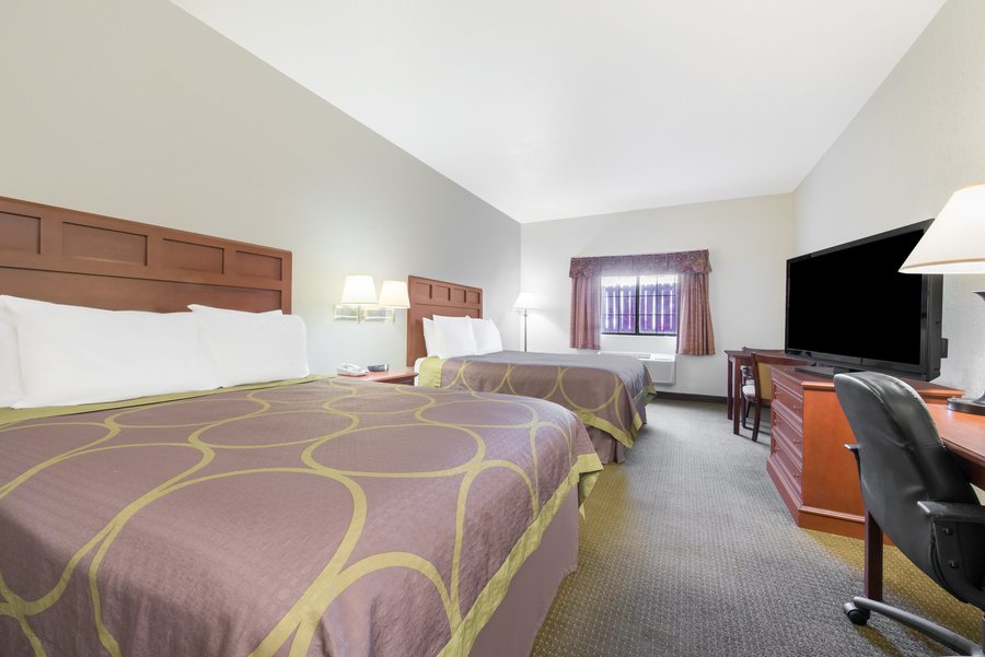 Super 8 by Wyndham Abilene South — Guest room