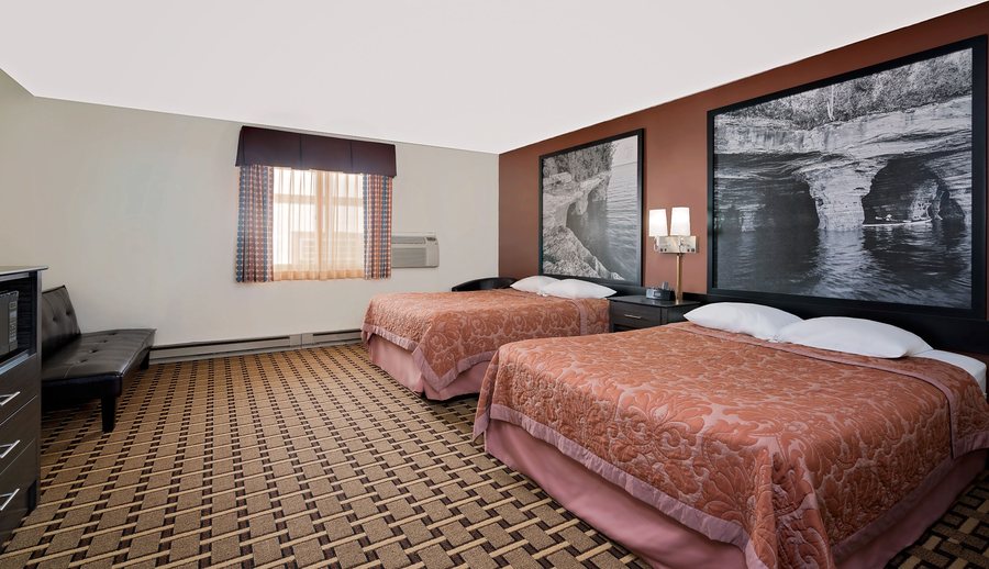 Super 8 by Wyndham Ashland — Guest room