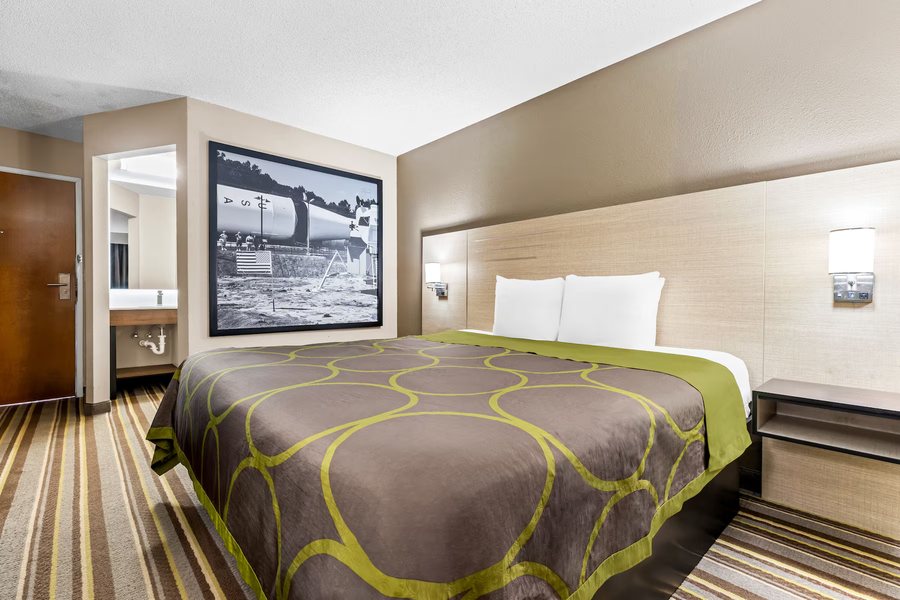Super 8 by Wyndham Athens — Guest room