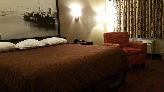 Super 8 by Wyndham Atlanta Jonesboro Road — Guest room