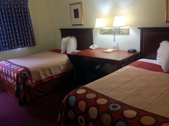Super 8 by Wyndham Augusta Ft Gordon Area — Guest room