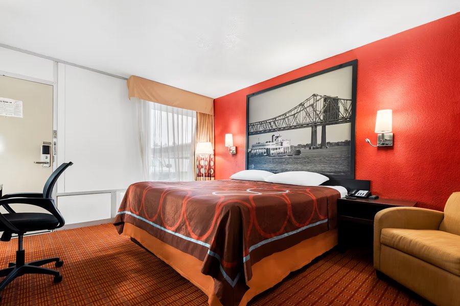 Super 8 by Wyndham Baton Rouge I 12 — Guest room