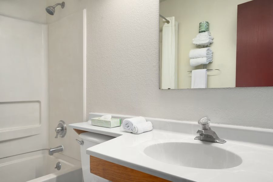 Super 8 by Wyndham Canton — Bathroom