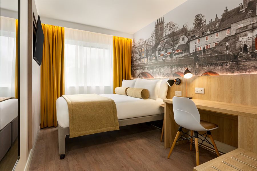 Super 8 by Wyndham Chester Richmond Area — Guest room