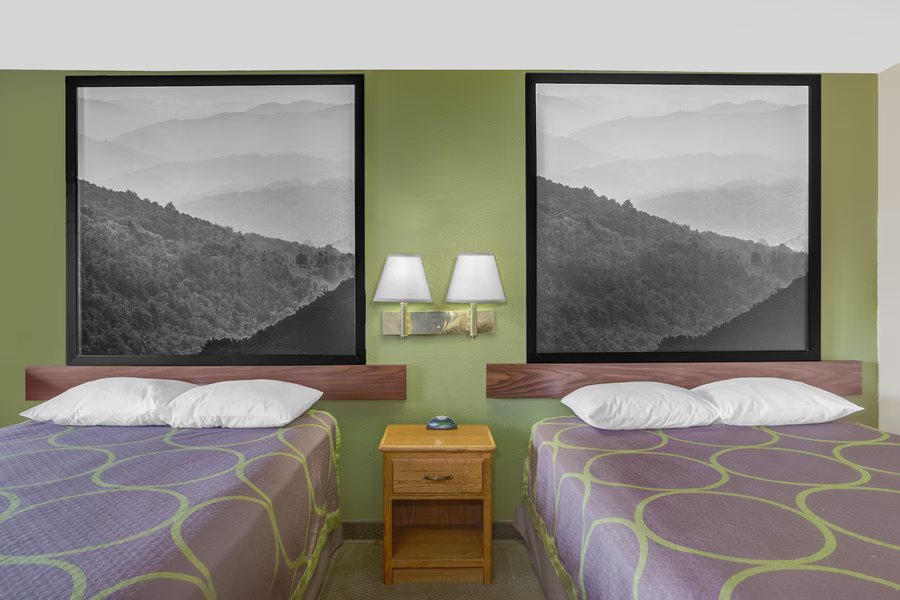 Super 8 by Wyndham Christiansburg Blacksburg Area — Guest room