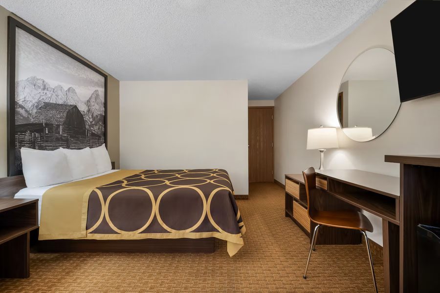 Super 8 by Wyndham Cody — Guest room