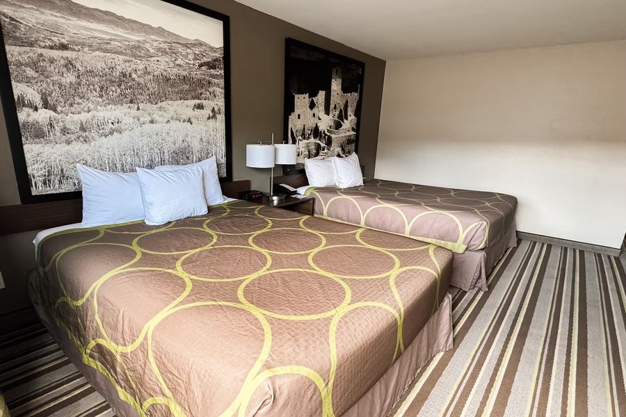 Super 8 by Wyndham Durango — Guest room