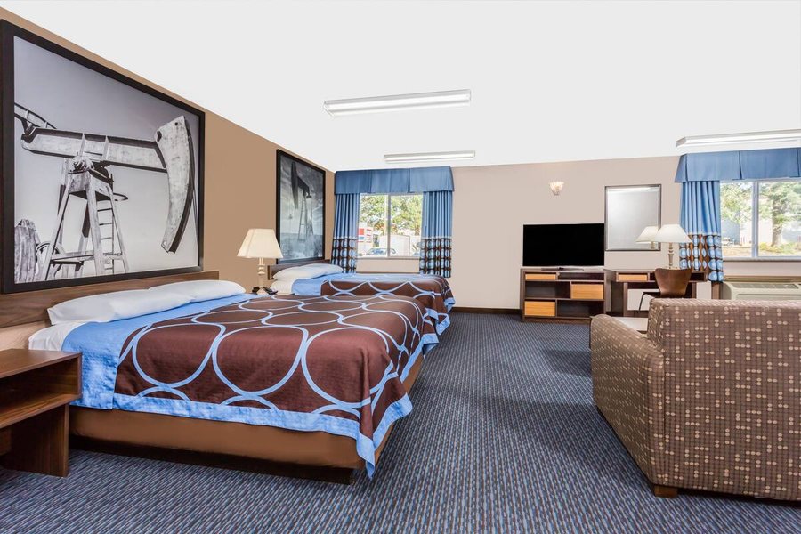 Super 8 by Wyndham El Dorado — Guest room