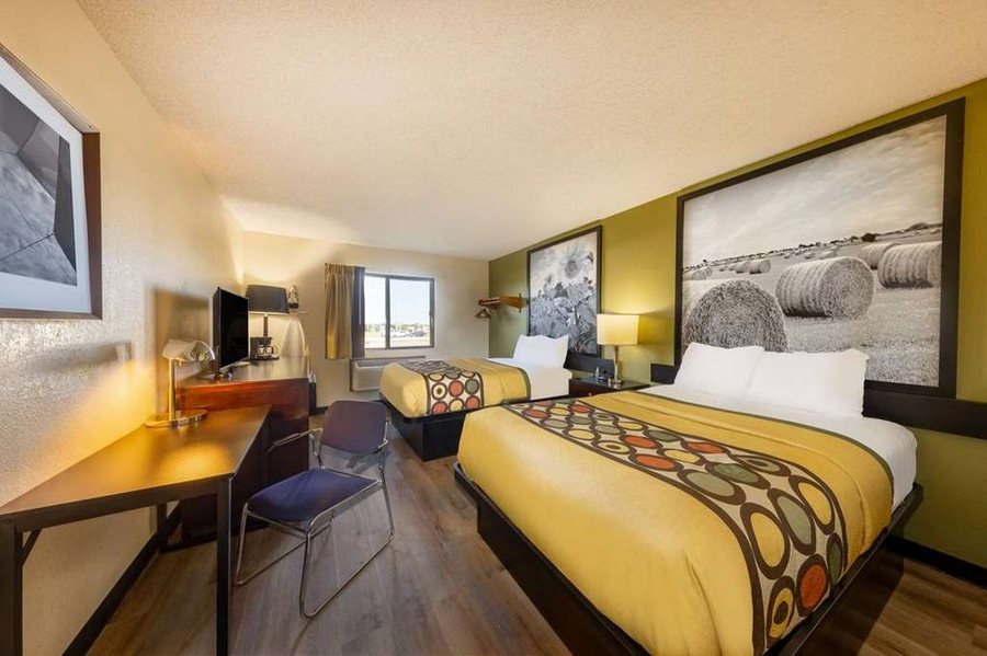 Super 8 by Wyndham El Dorado Ks I35 Exit 71 — Guest room
