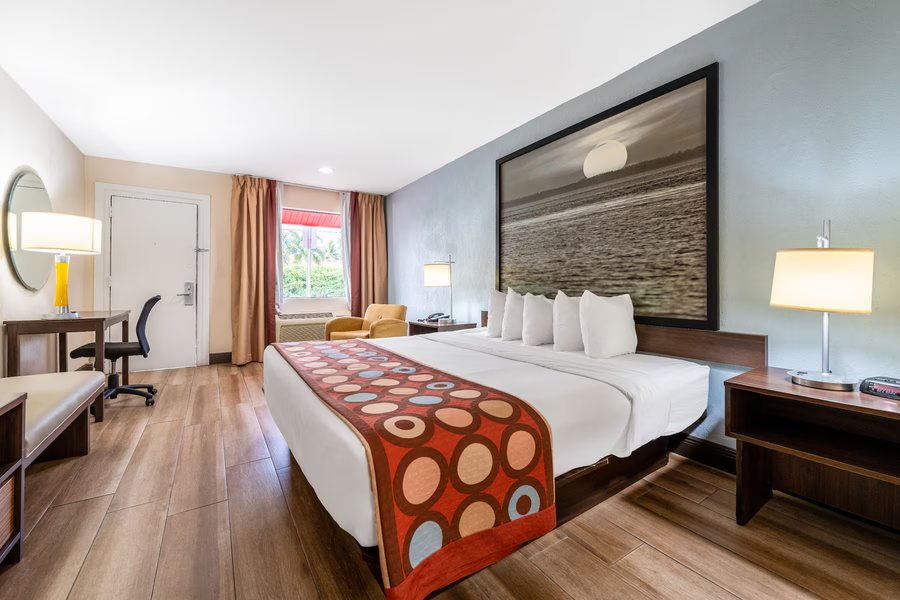 Super 8 by Wyndham Florida City Homestead Everglades — Guest room