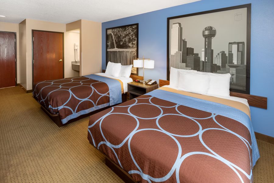 Super 8 by Wyndham Garland Rowlett East Dallas Area — Guest room