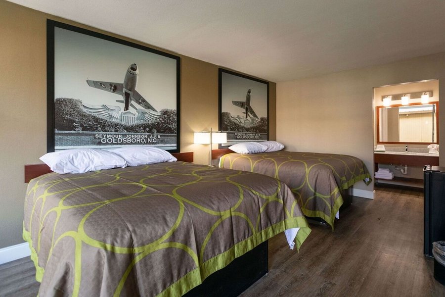 Super 8 by Wyndham Goldsboro — Guest room
