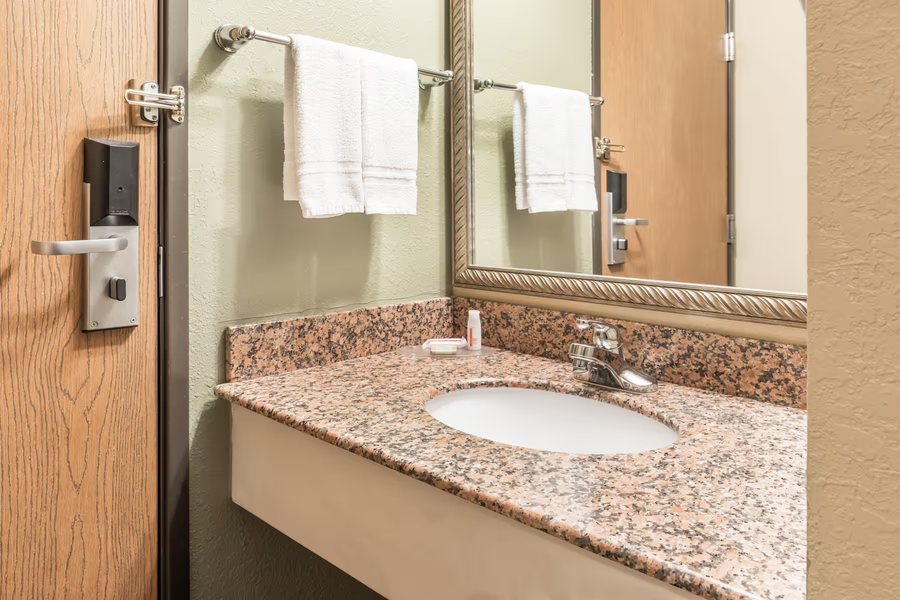 Super 8 by Wyndham Greenville — Bathroom