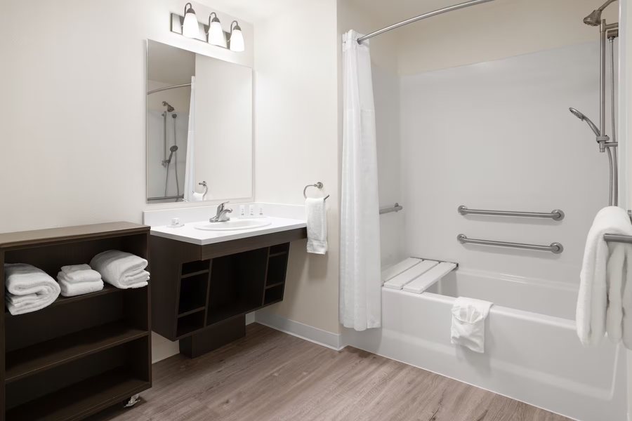 Super 8 By Wyndham Jackson Hole — Bathroom