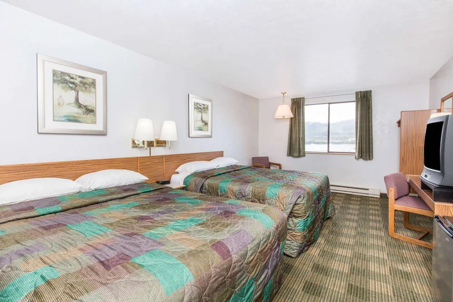 Super 8 by Wyndham Ketchikan — Guest room