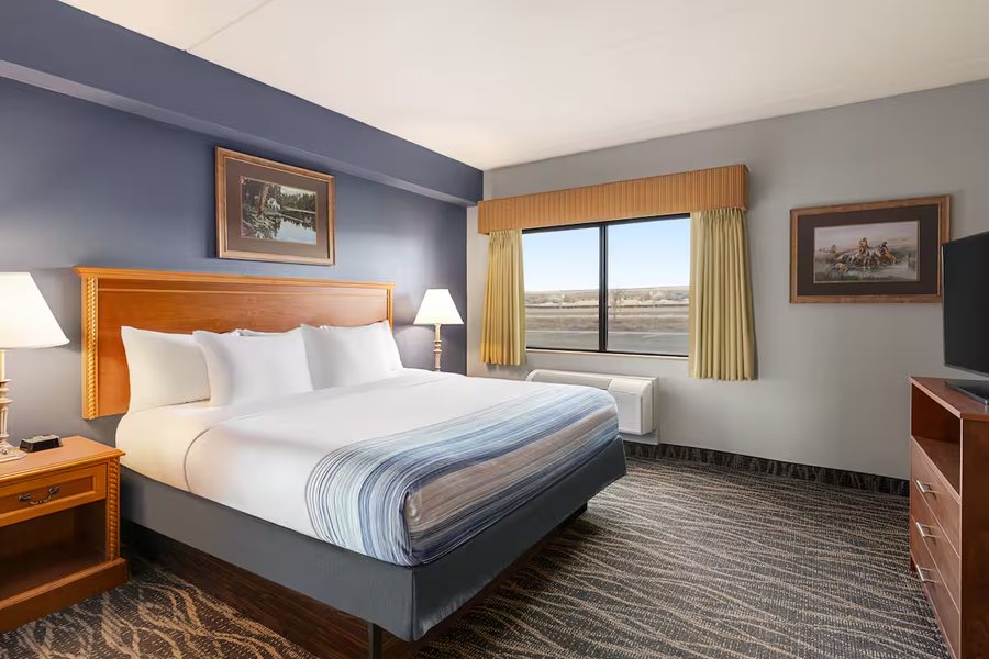 Super 8 by Wyndham Laramie — Guest room