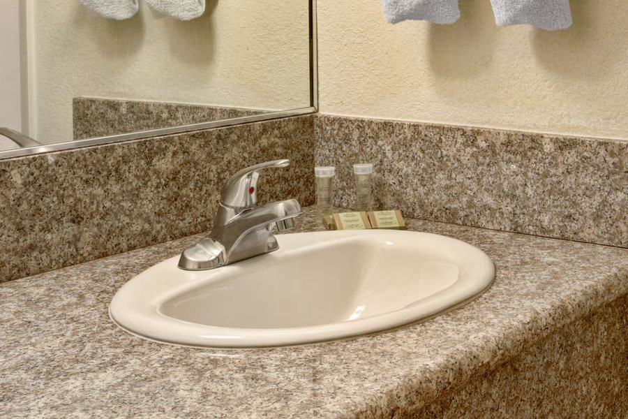 Super 8 by Wyndham Las Vegas Nellis Afb Area Las Vegas Nevada — Bathroom
