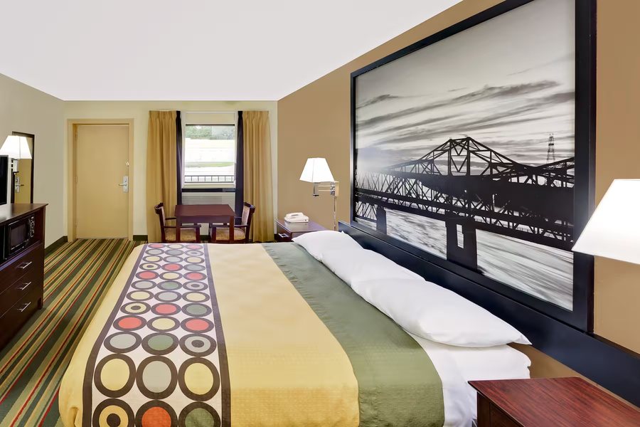 Super 8 by Wyndham Laurel — Guest room