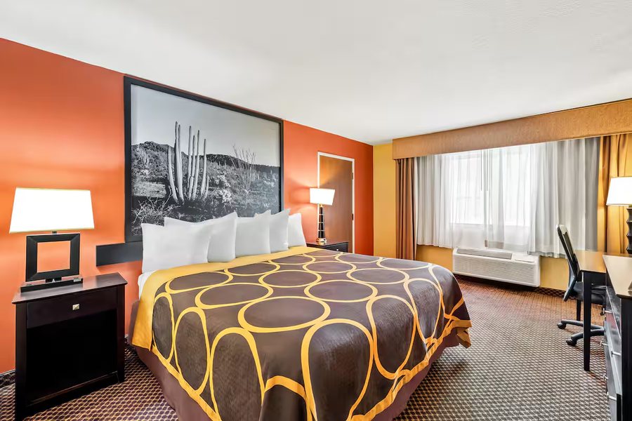Super 8 by Wyndham Marana Tucson Area — Guest room