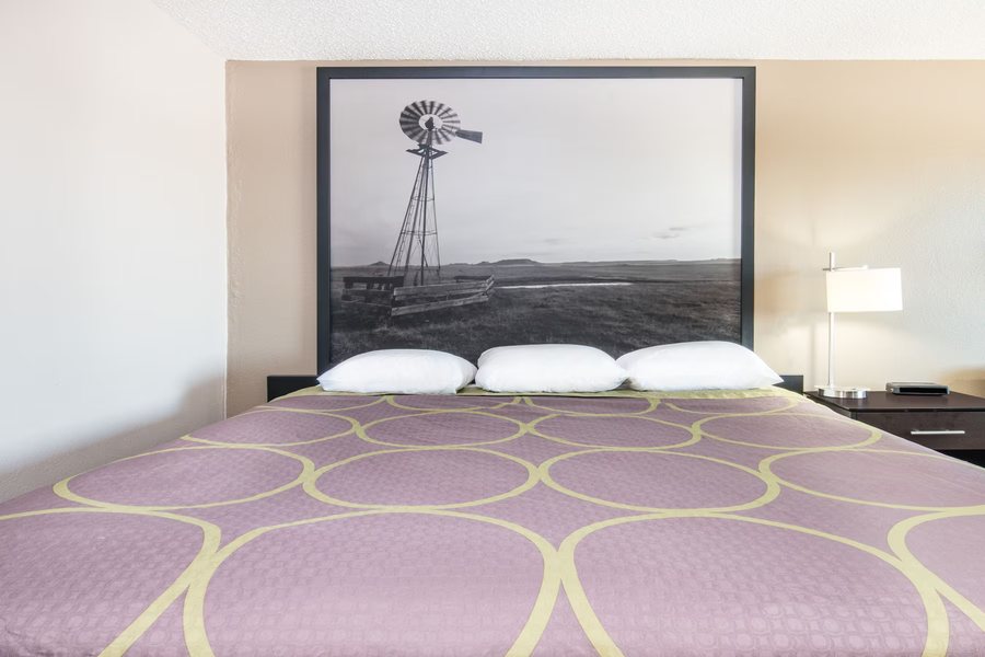 Super 8 by Wyndham Miller — Guest room