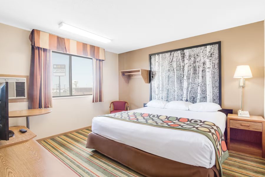 Super 8 by Wyndham Mitchell — Guest room