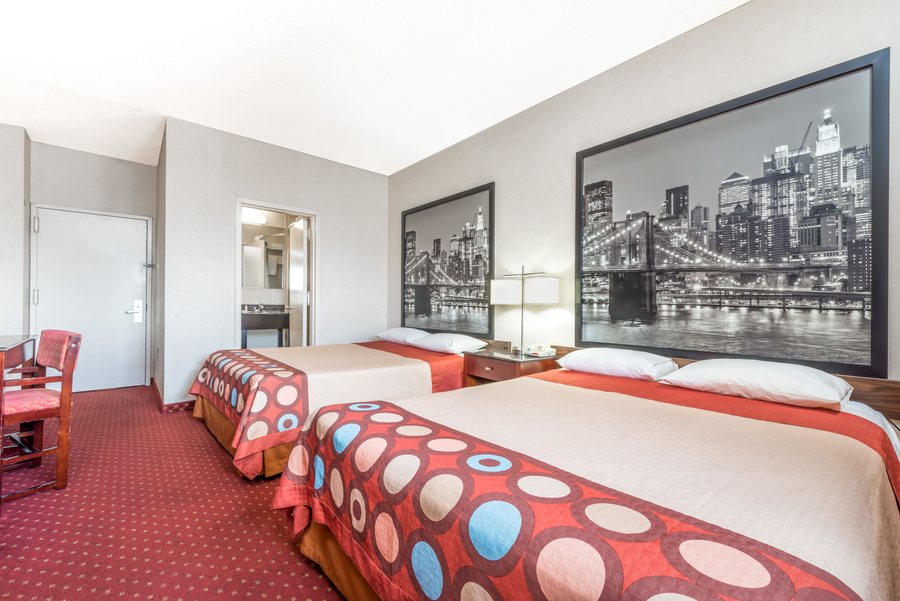 Super 8 By Wyndham North Bergen Nj Times Square — Guest room