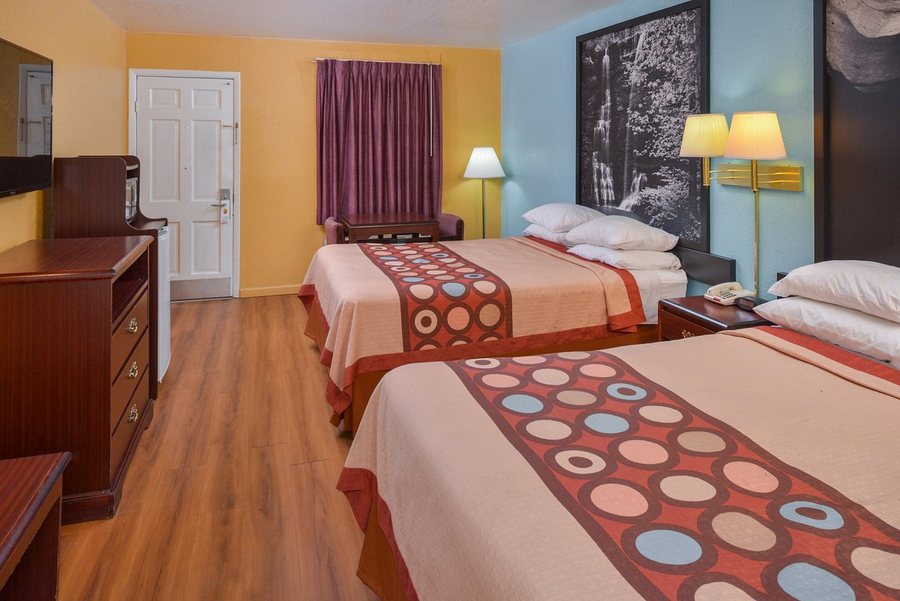 Super 8 by Wyndham North Little Rock McCain — Guest room