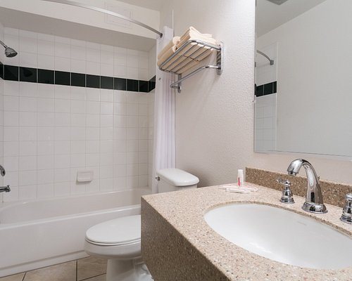 Super 8 by Wyndham O Fallon — Bathroom