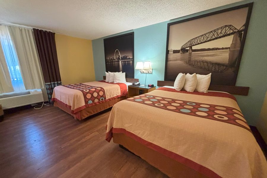 Super 8 by Wyndham O Fallon — Guest room