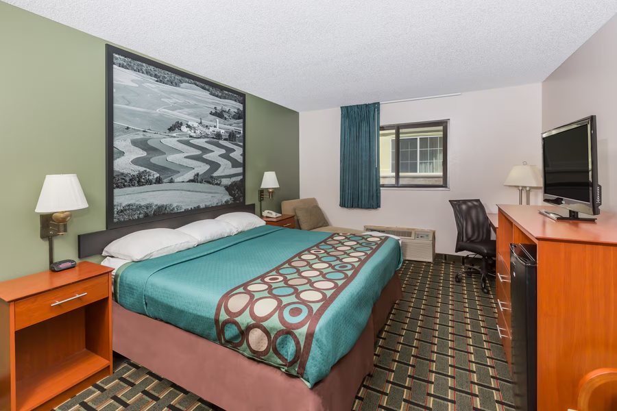 Super 8 by Wyndham Osceola IA Osceola Iowa — Guest room