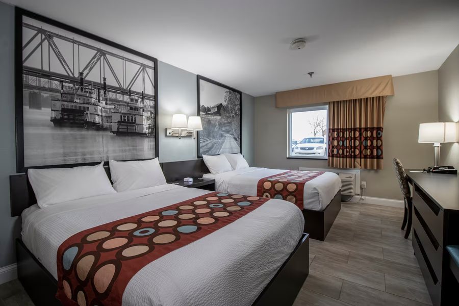 Super 8 by Wyndham Owensboro — Guest room