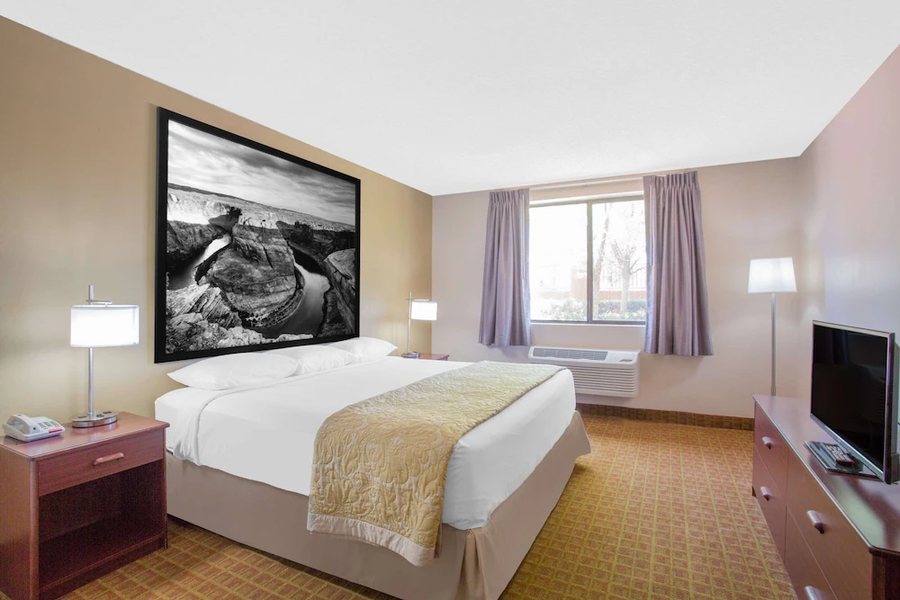Super 8 by Wyndham Page Lake Powell — Guest room