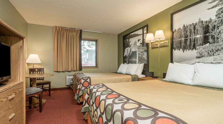 Super 8 by Wyndham Red Wing — Guest room