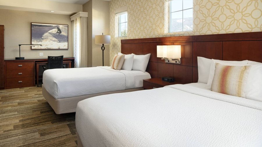 Super 8 by Wyndham Santa Barbara Goleta — Guest room