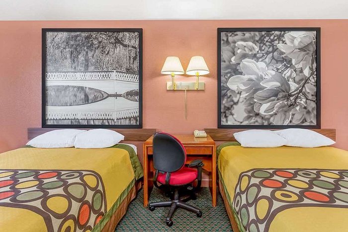 Super 8 by Wyndham Santee — Guest room