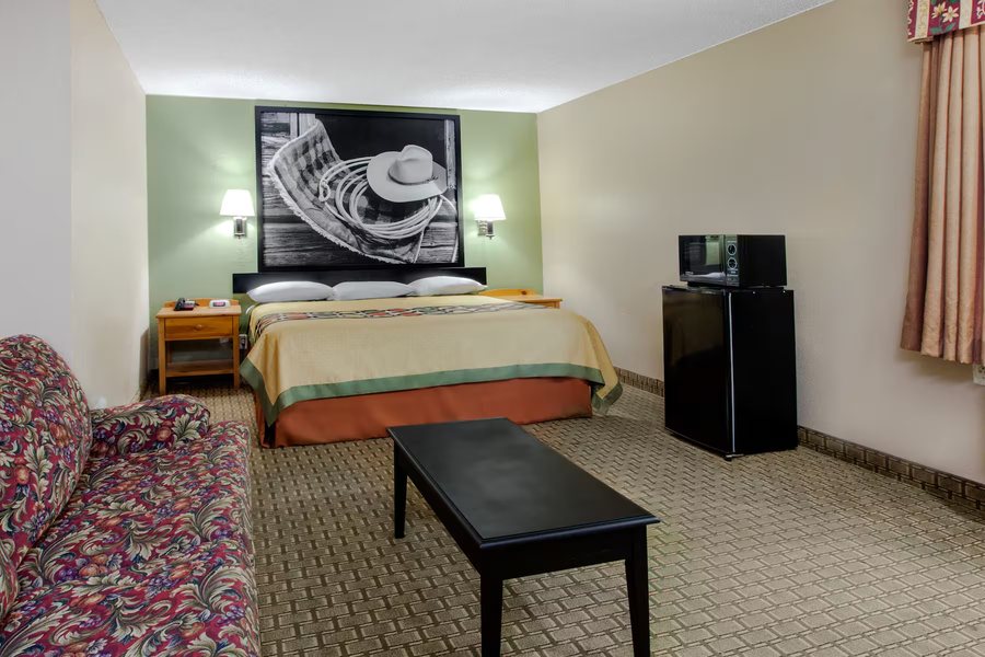 Super 8 by Wyndham Sherman — Guest room
