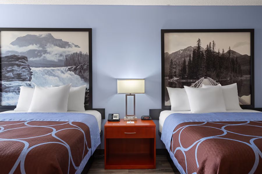 Super 8 by Wyndham Sherwood Park Edmonton Area — Guest room