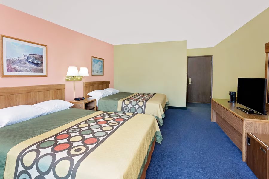 Super 8 by Wyndham Sturgis — Guest room