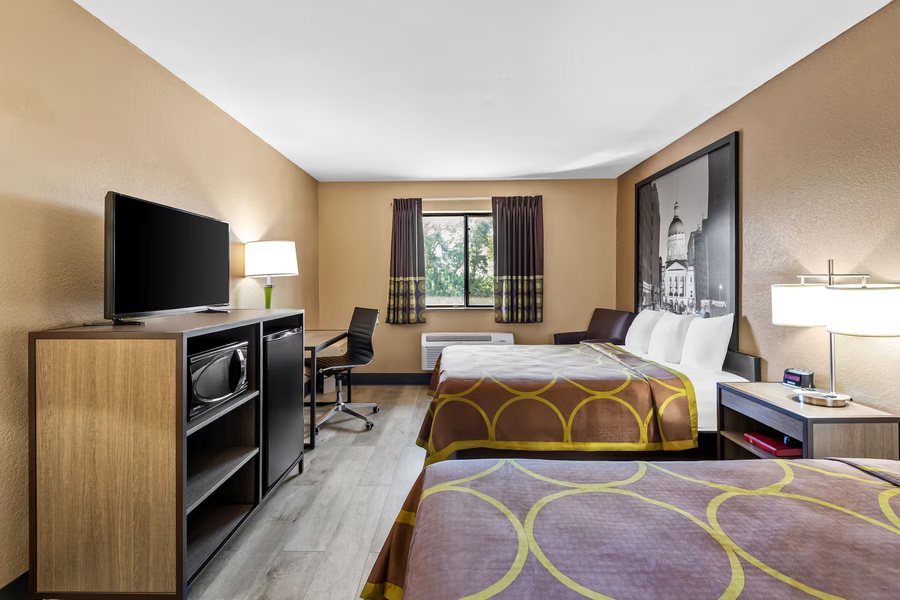 Super 8 by Wyndham Terrell — Guest room
