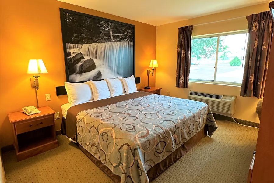 Super 8 by Wyndham Topeka at Forbes Landing — Guest room